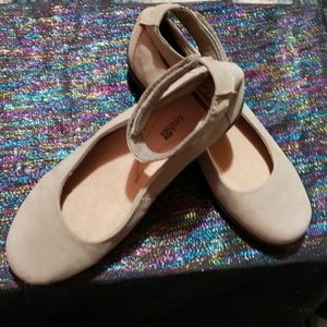 CLARKS COLLECTION FLATS WITH ANKLE STRAP 8 1/2 M